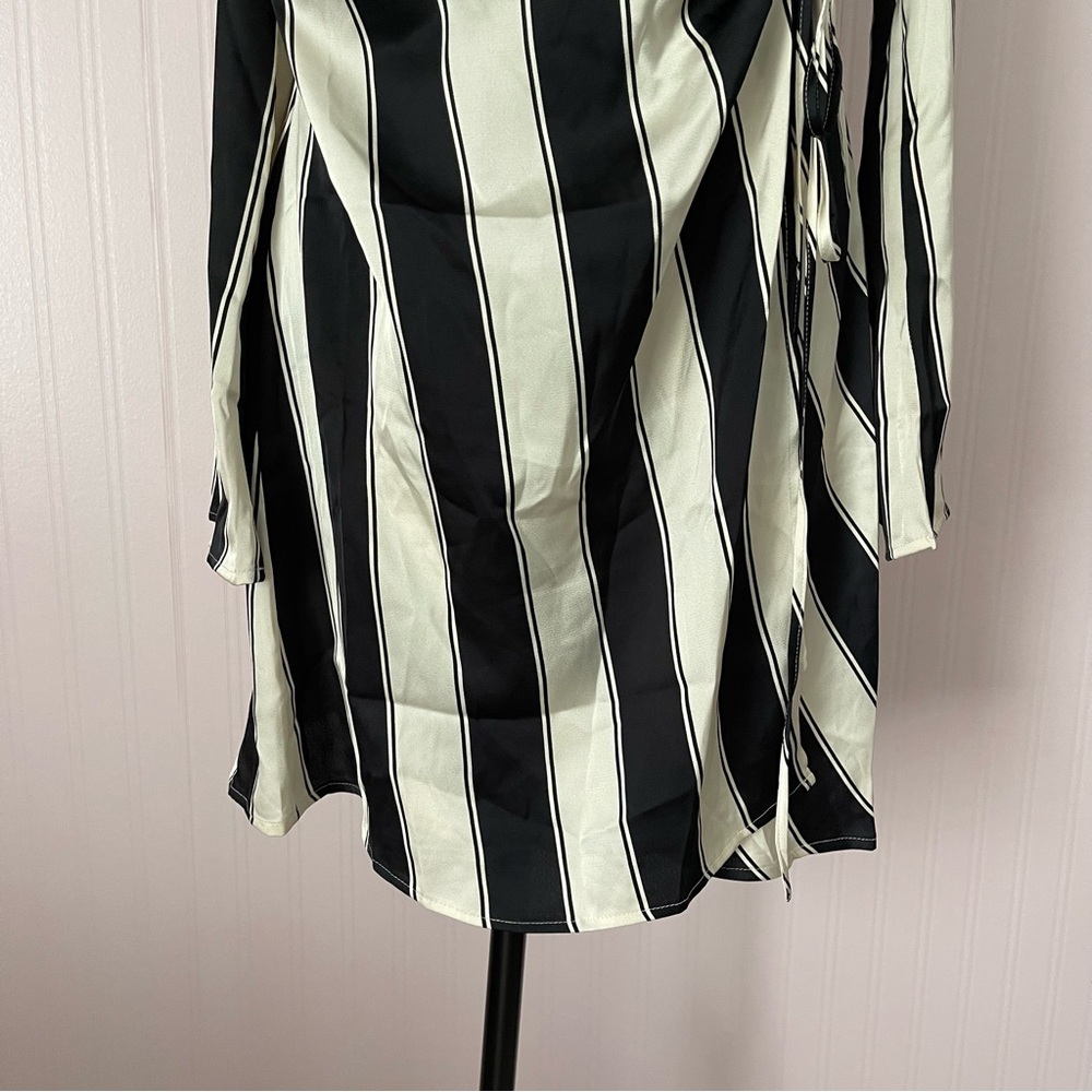 H & M satin NWT bathrobe medium lightweight striped tie waist black cover up‎ - Picture 3 of 8